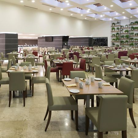 Real Inn Tijuana By Camino Real Hoteles Экстерьер фото The dining room
