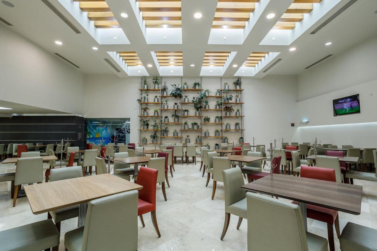 Real Inn Tijuana By Camino Real Hoteles Экстерьер фото The lounge at the airport