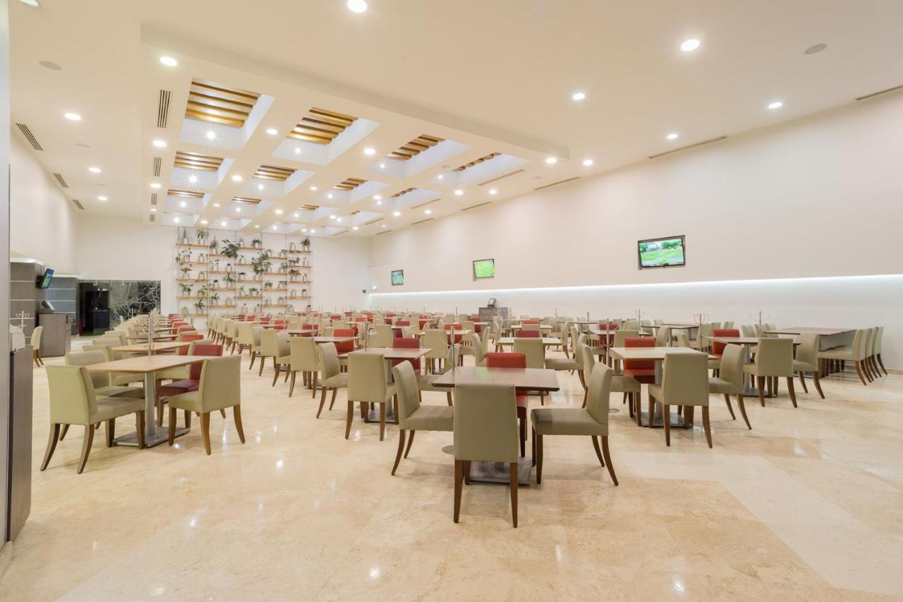 Real Inn Tijuana By Camino Real Hoteles Экстерьер фото The lounge at the airport