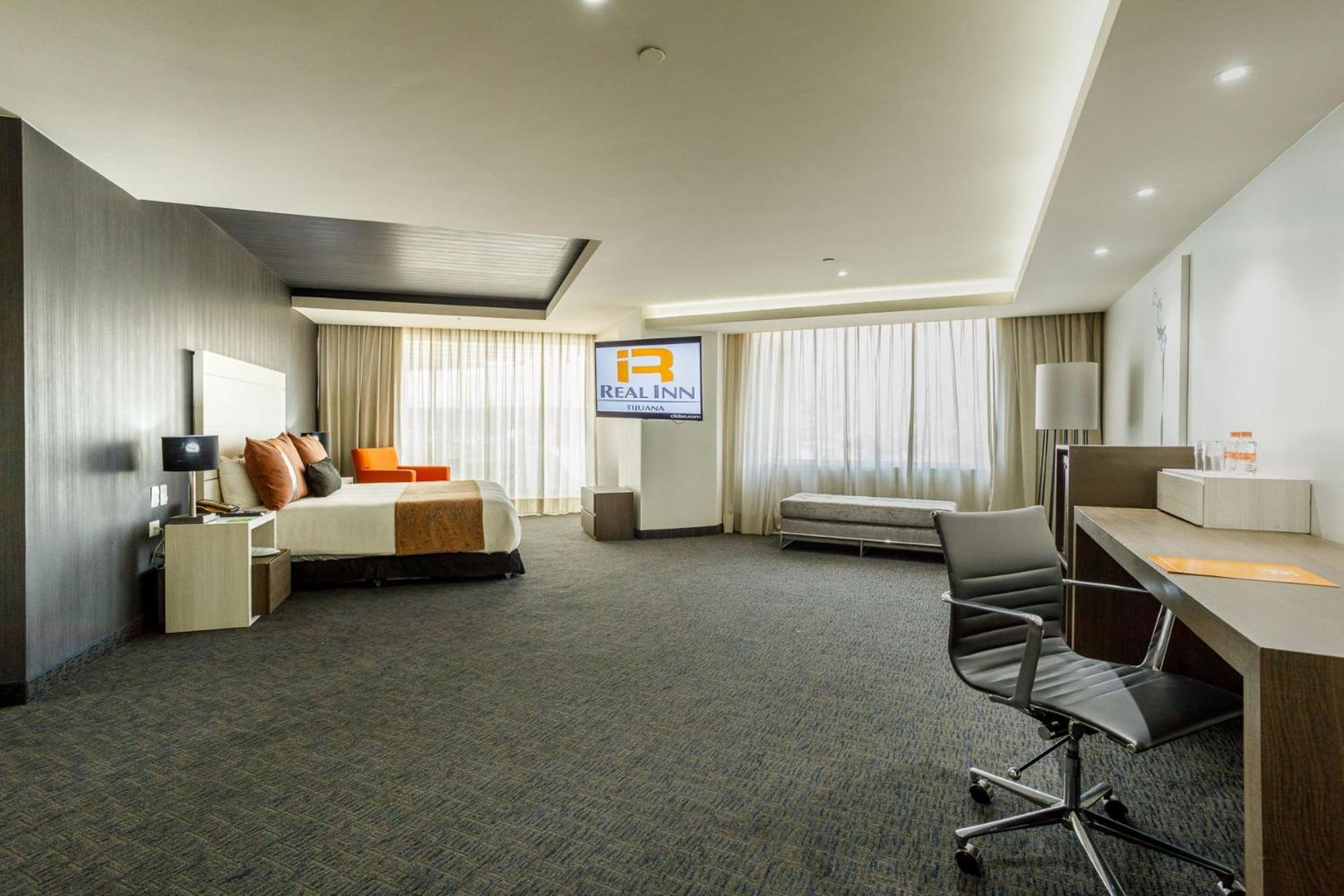 Real Inn Tijuana By Camino Real Hoteles Экстерьер фото A suite at the hotel