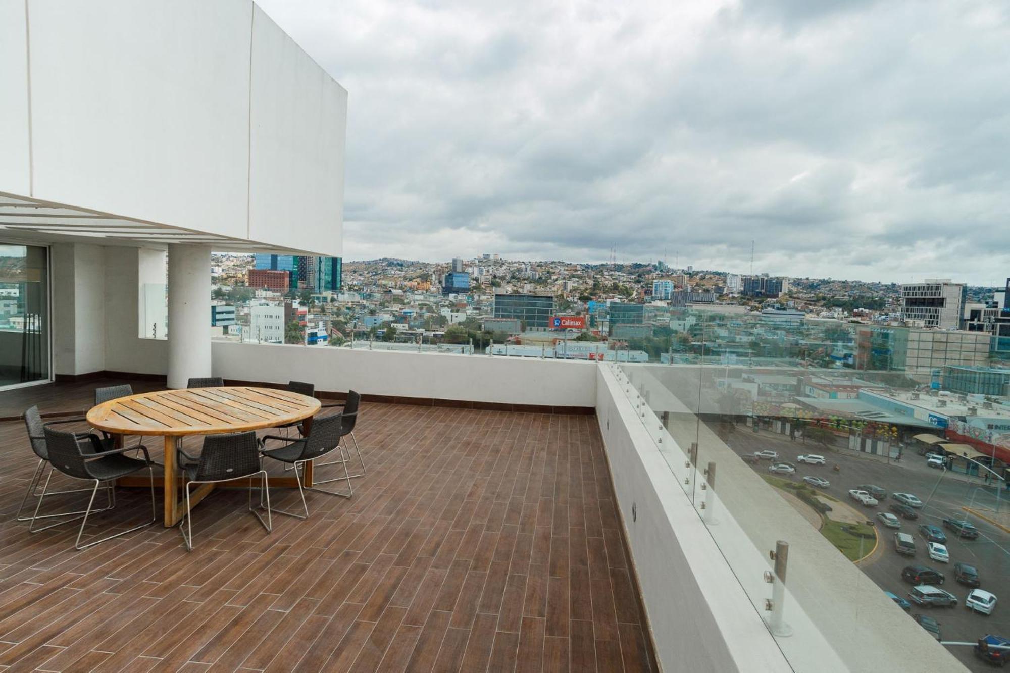 Real Inn Tijuana By Camino Real Hoteles Экстерьер фото View from the rooftop