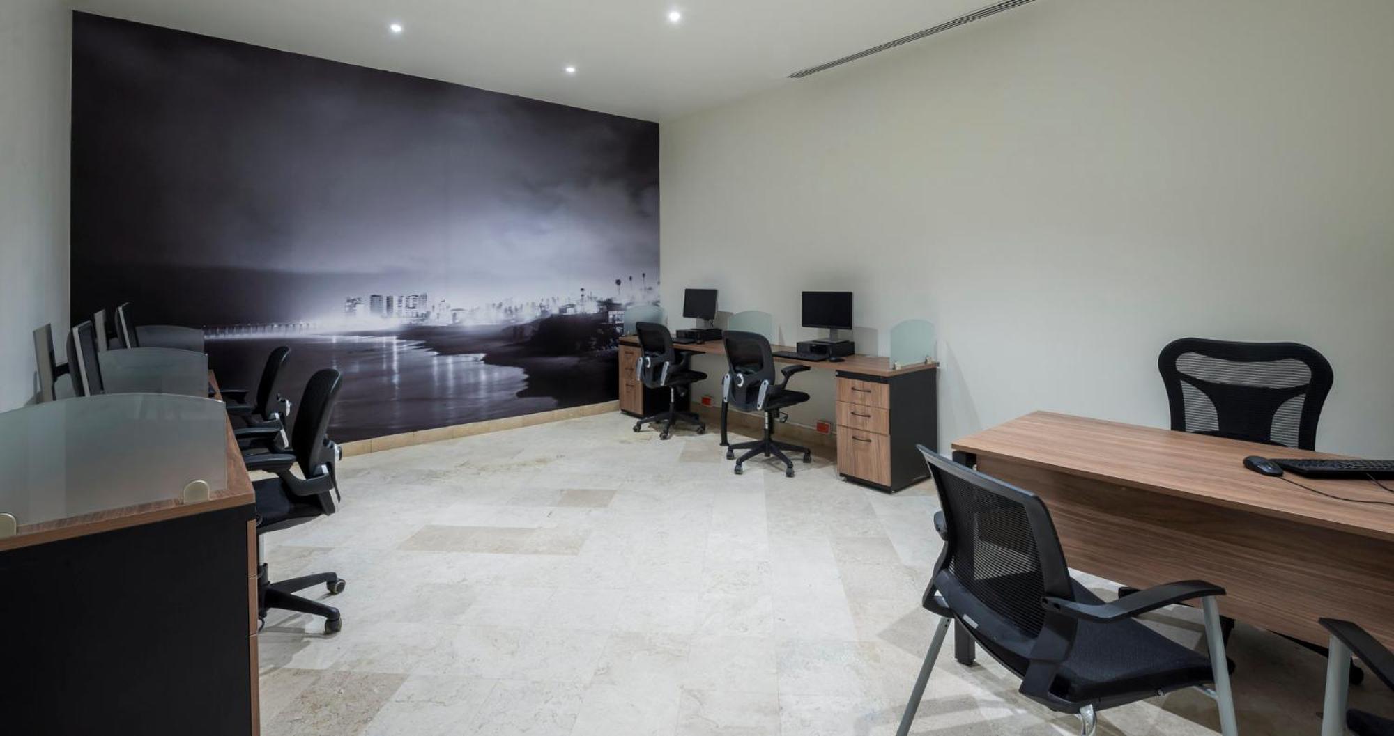 Real Inn Tijuana By Camino Real Hoteles Экстерьер фото Business Centre