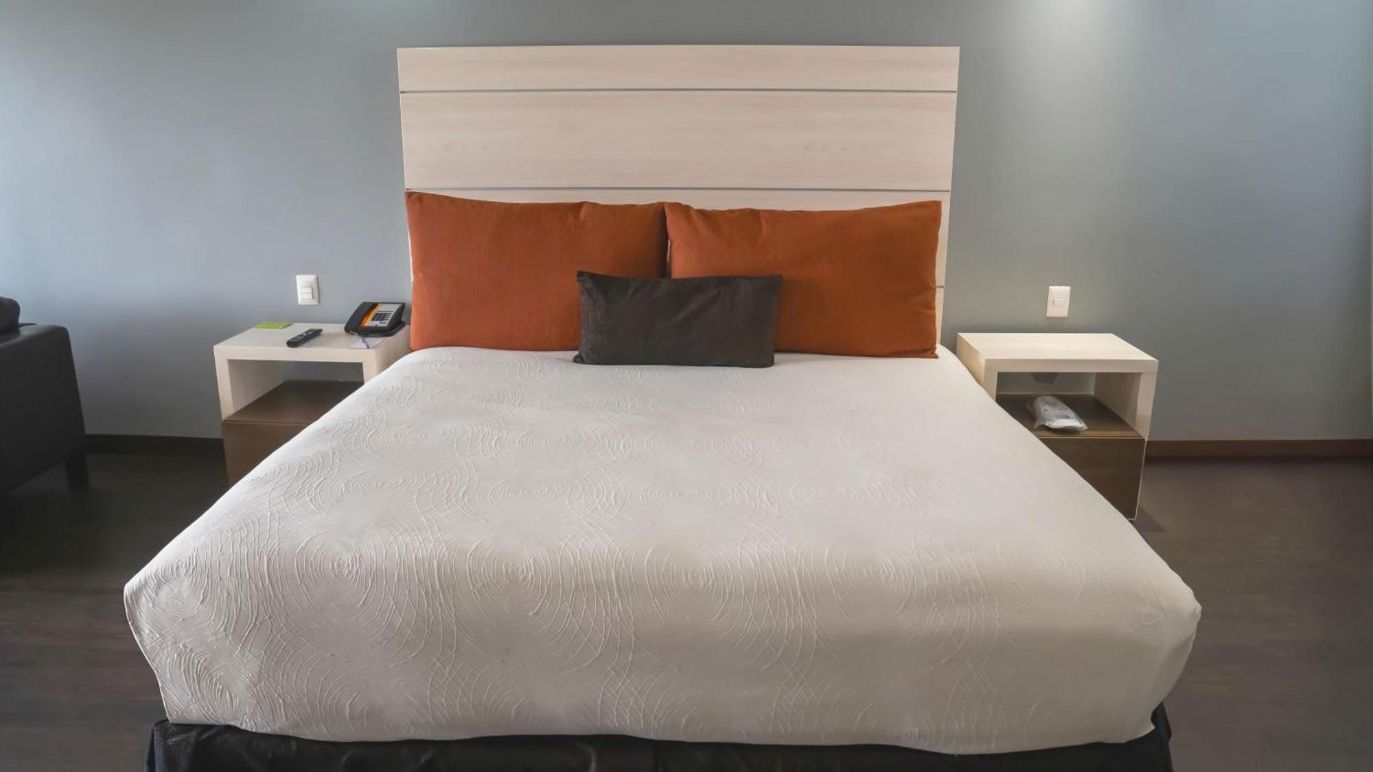 Real Inn Tijuana By Camino Real Hoteles Экстерьер фото