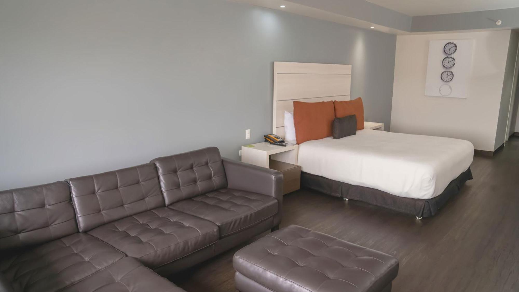 Real Inn Tijuana By Camino Real Hoteles Экстерьер фото